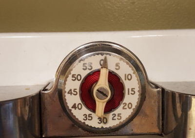 Vintage kitchen timer with dial